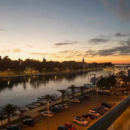 D&d - Luksuzni U Uvali Jazine, Lägenhet Zadar