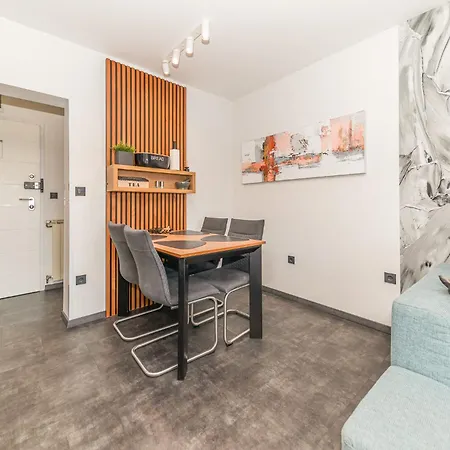 Luxury D&d By Jazine Bay, Center Apartment *